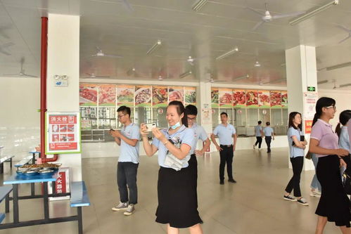 小初大不同,集团一家亲 南宁市五象教育集团小学部全体教师参观龙堤路初级中学